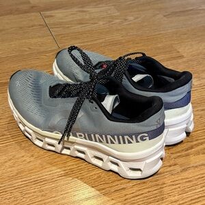 On Cloudmonster 2 women’s 8.5 EU 40